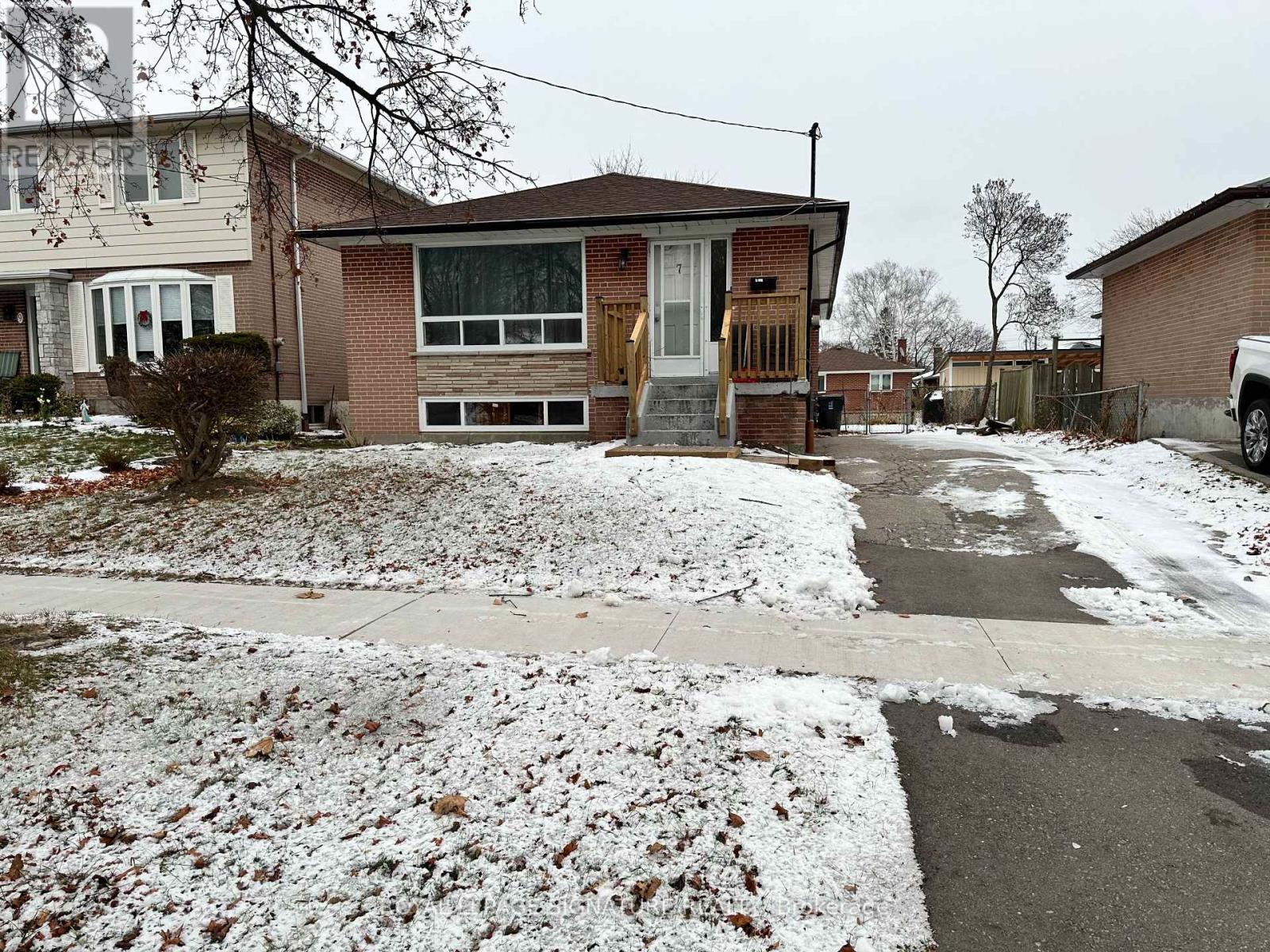 Bsmt - 7 Limevale Crescent, Toronto, Ontario  M1E 2K5 - Photo 15 - E13547672