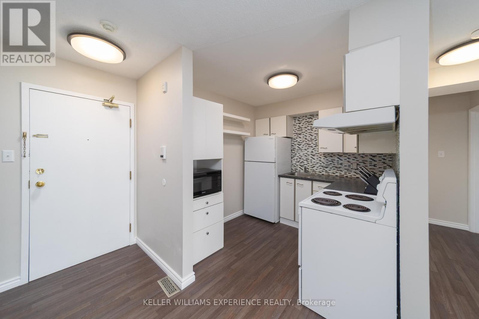 304 - 120 Bell Farm Road, Barrie (Alliance), Ontario  L4M 6J2 - Photo 15 - S13547580