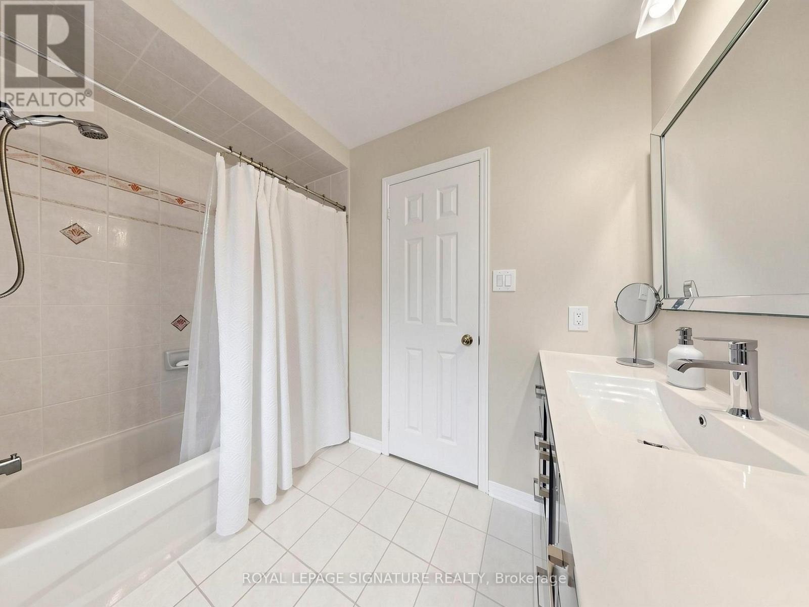 78 Rideau Drive, Richmond Hill, Ontario  L4B 4P1 - Photo 33 - N13546516