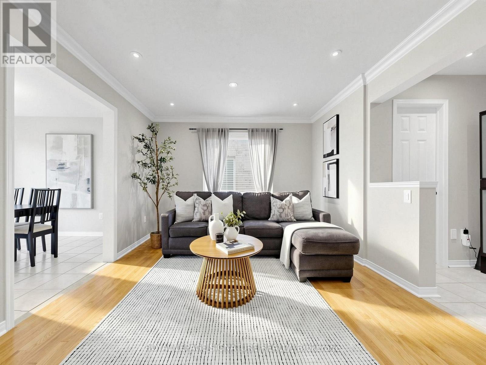 78 Rideau Drive, Richmond Hill, Ontario  L4B 4P1 - Photo 9 - N13546516