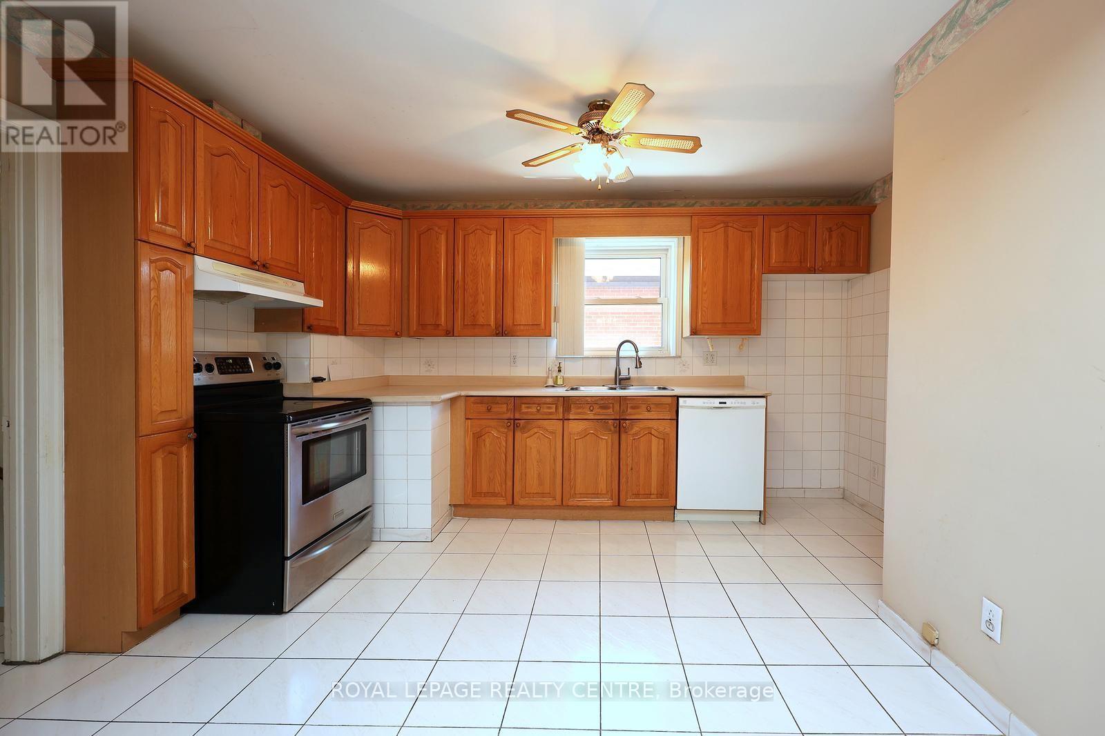 170 Simpson Avenue, Toronto, Ontario  M8Z 1E3 - Photo 11 - W13547566
