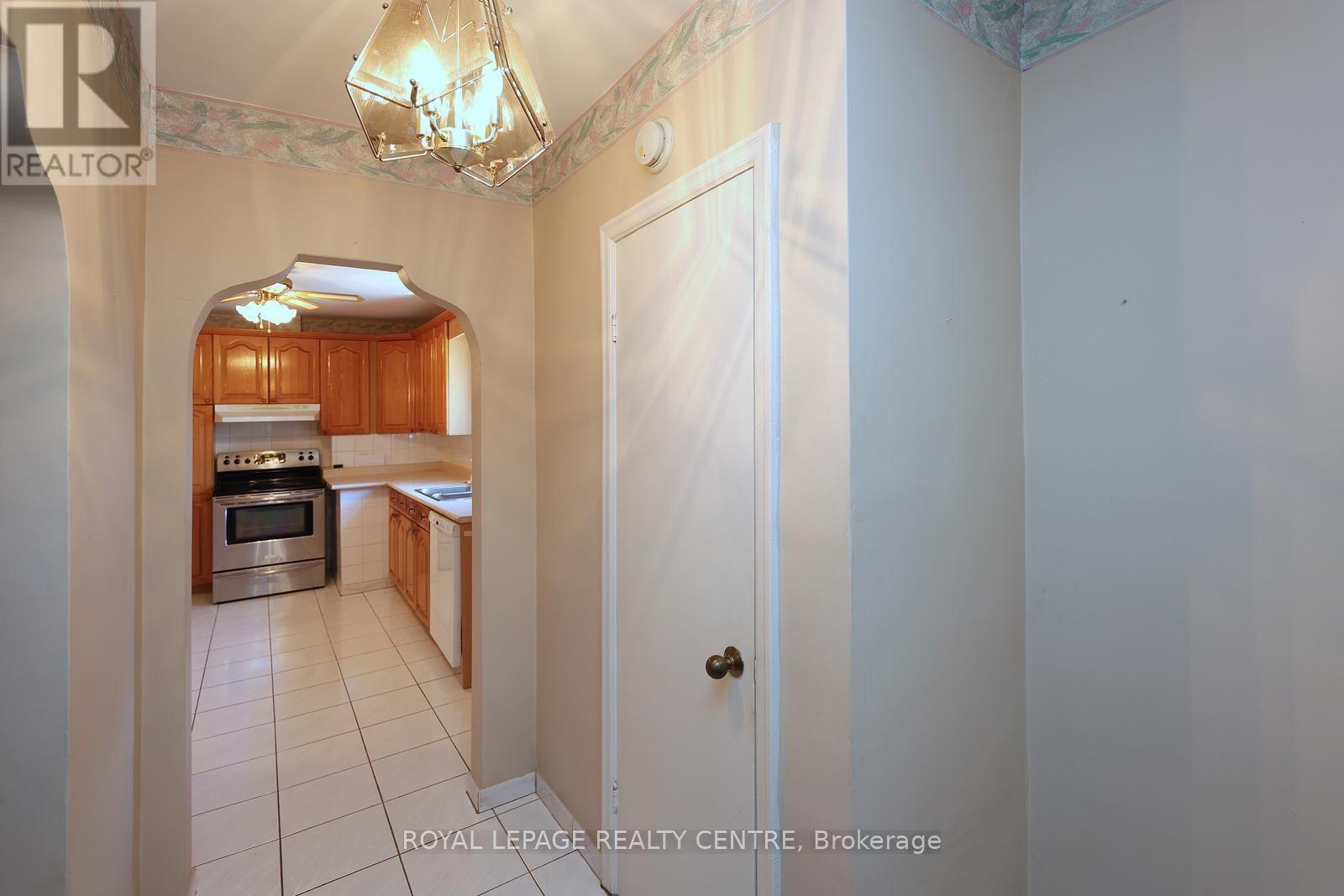 170 Simpson Avenue, Toronto, Ontario  M8Z 1E3 - Photo 12 - W13547566