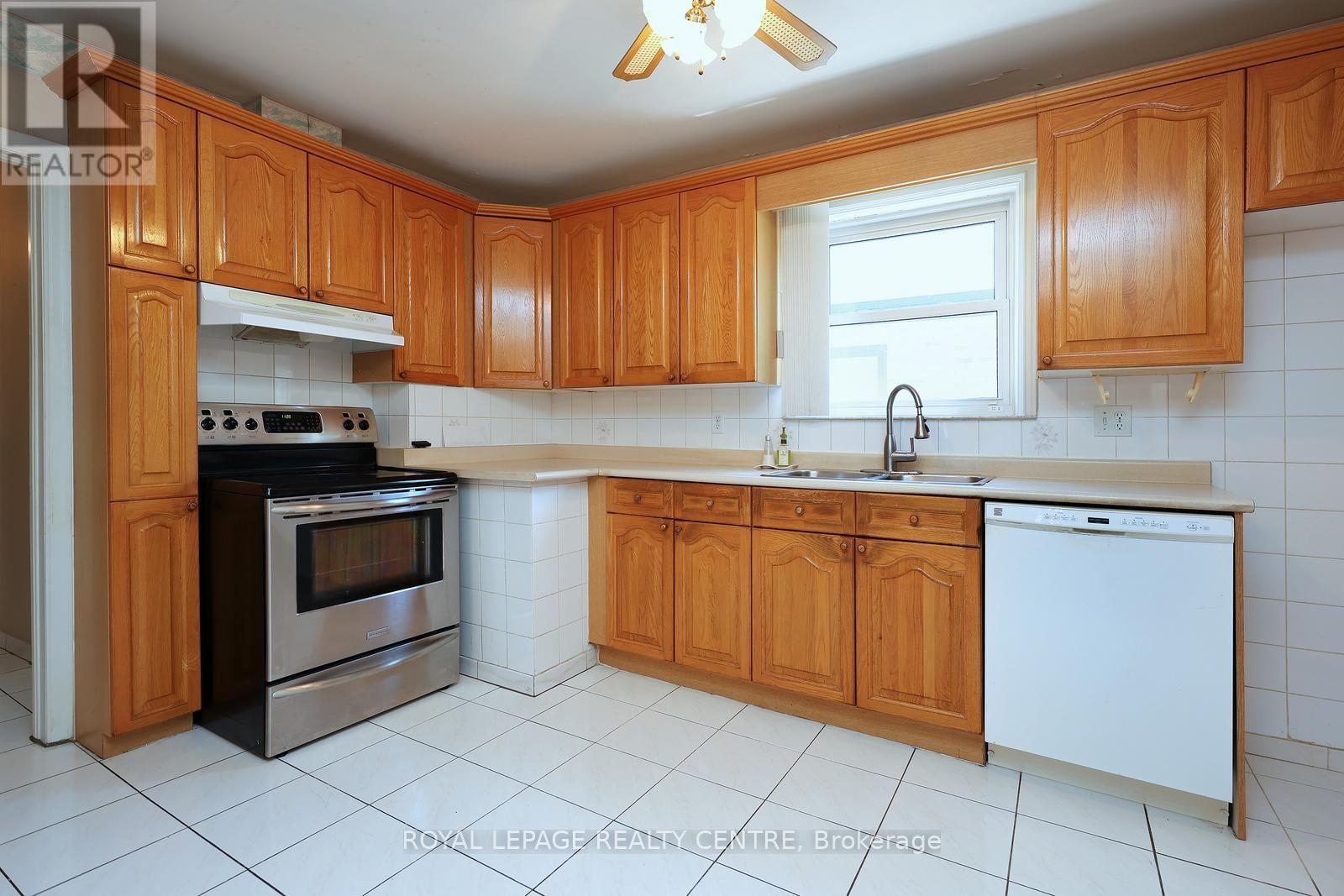 170 Simpson Avenue, Toronto, Ontario  M8Z 1E3 - Photo 14 - W13547566