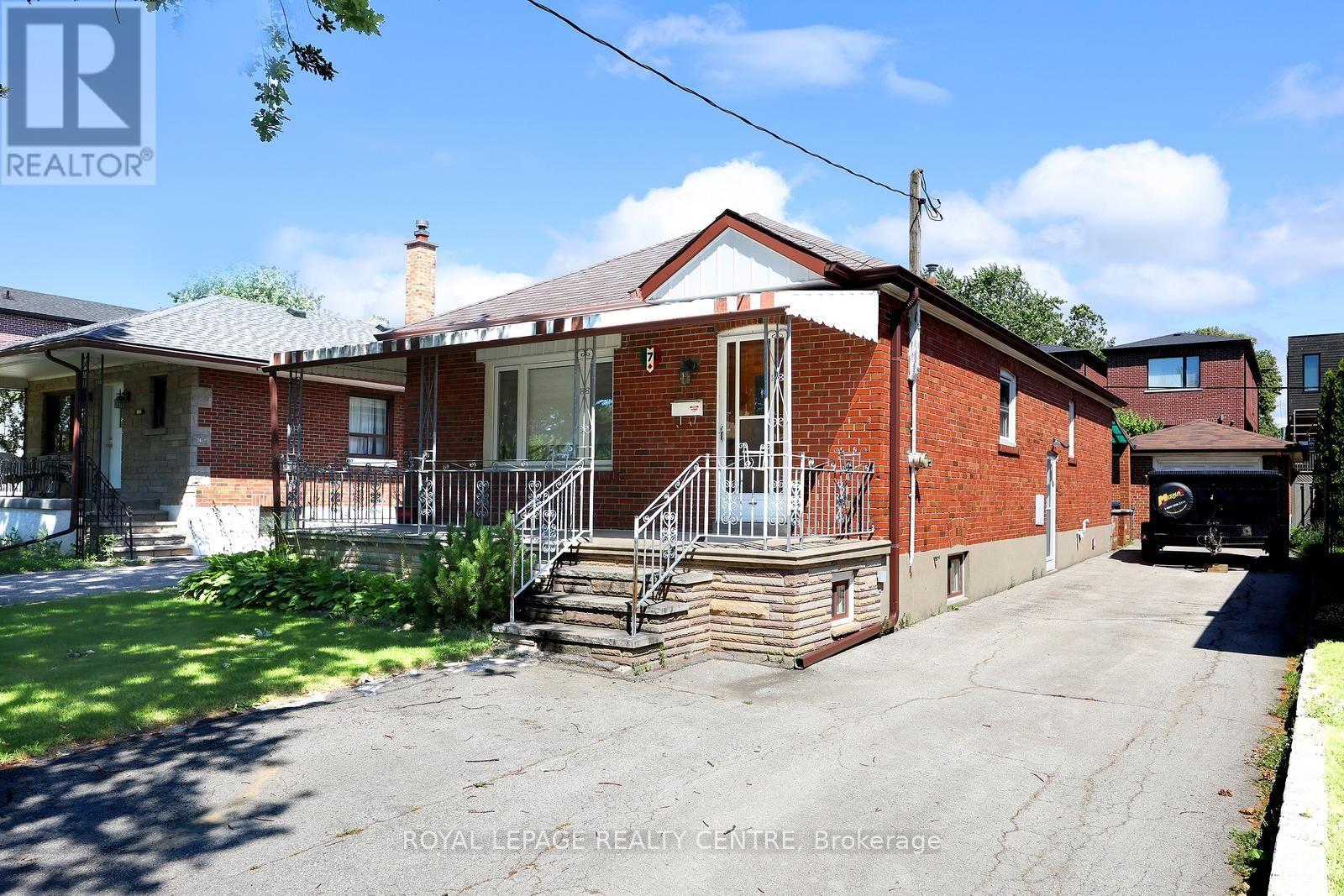 170 Simpson Avenue, Toronto, Ontario  M8Z 1E3 - Photo 3 - W13547566
