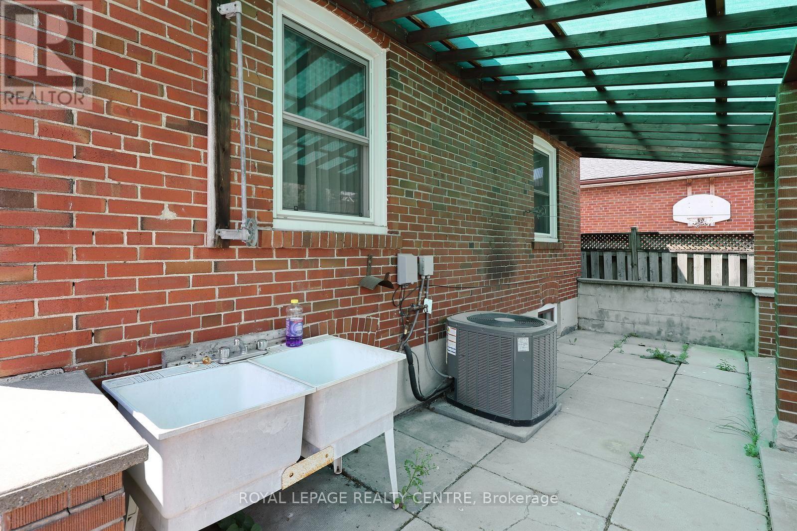 170 Simpson Avenue, Toronto, Ontario  M8Z 1E3 - Photo 30 - W13547566