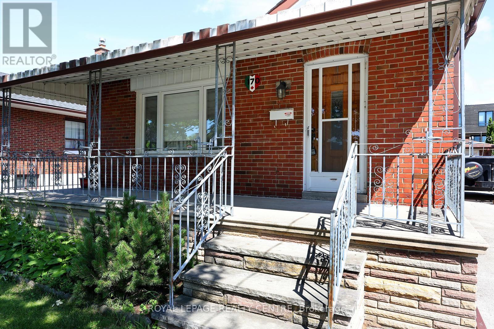 170 Simpson Avenue, Toronto, Ontario  M8Z 1E3 - Photo 4 - W13547566