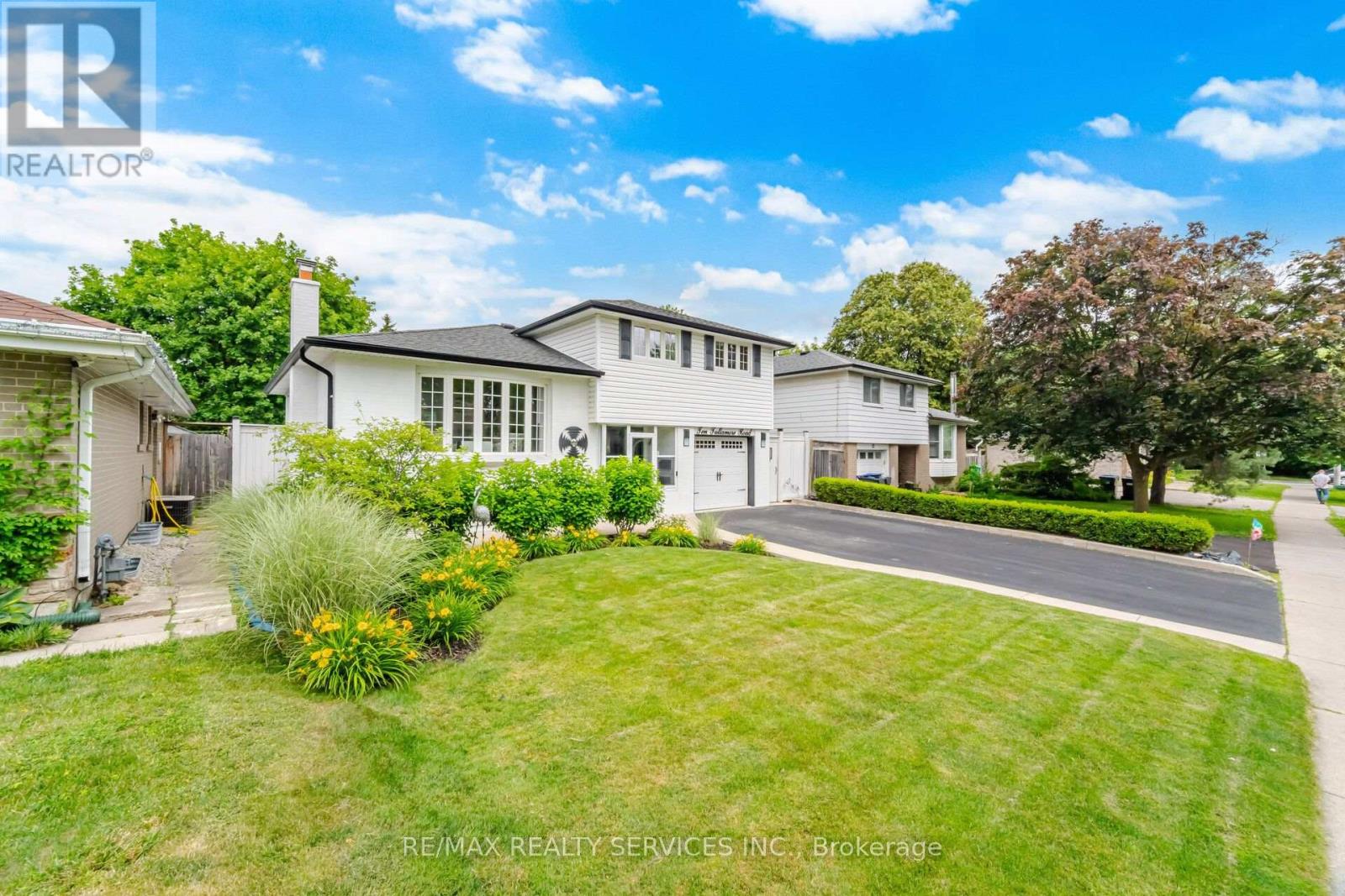 10 Tullamore Road, Brampton, Ontario  L6W 1J7 - Photo 2 - W13547650