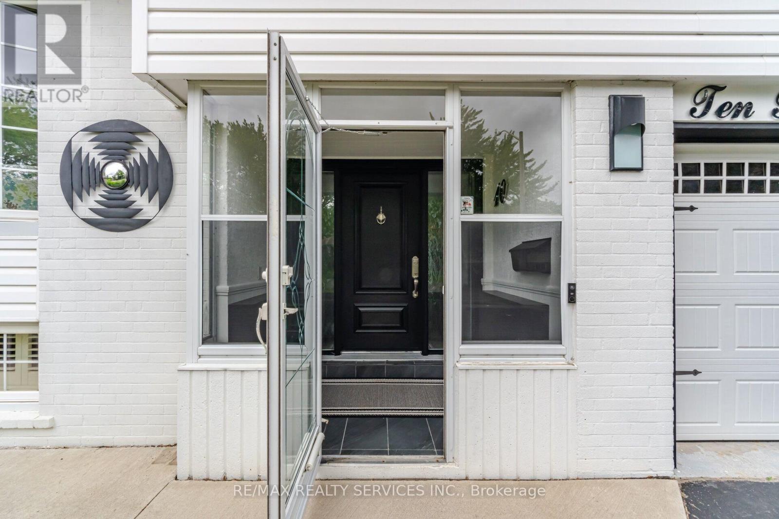 10 Tullamore Road, Brampton, Ontario  L6W 1J7 - Photo 4 - W13547650