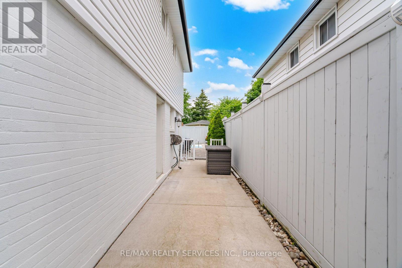 10 Tullamore Road, Brampton, Ontario  L6W 1J7 - Photo 46 - W13547650