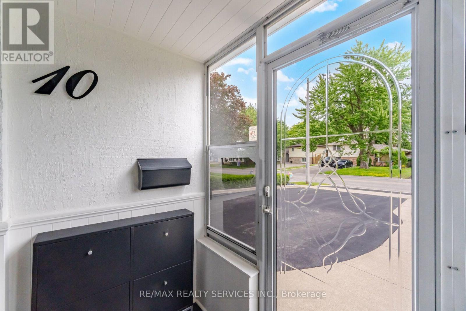 10 Tullamore Road, Brampton, Ontario  L6W 1J7 - Photo 5 - W13547650