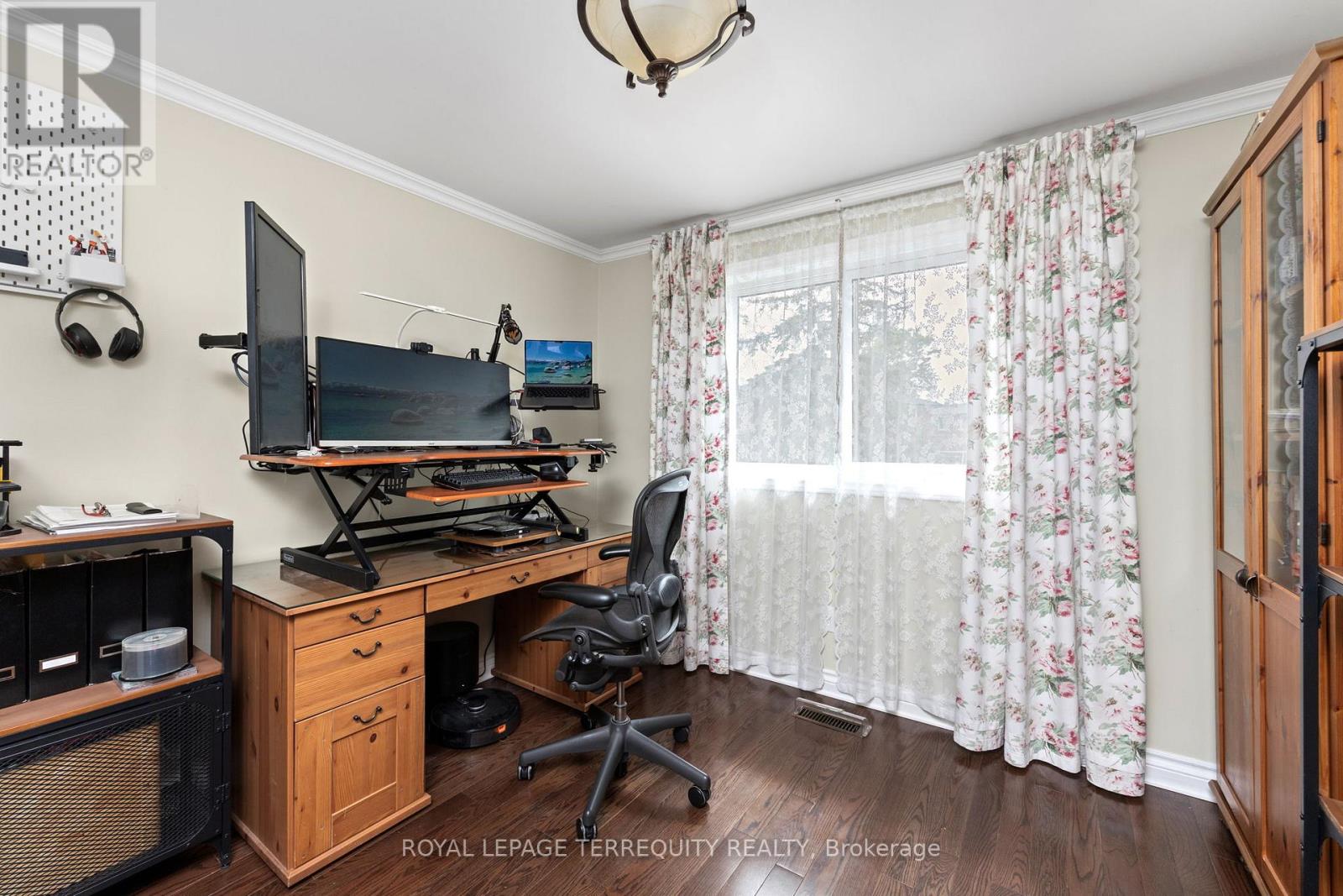 1853 Briarcrook Crescent, Mississauga, Ontario  L4X 1X3 - Photo 30 - W13547654