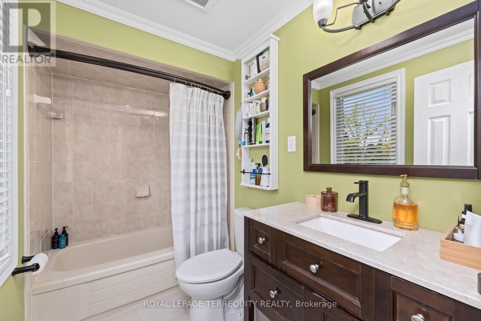 1853 Briarcrook Crescent, Mississauga, Ontario  L4X 1X3 - Photo 31 - W13547654