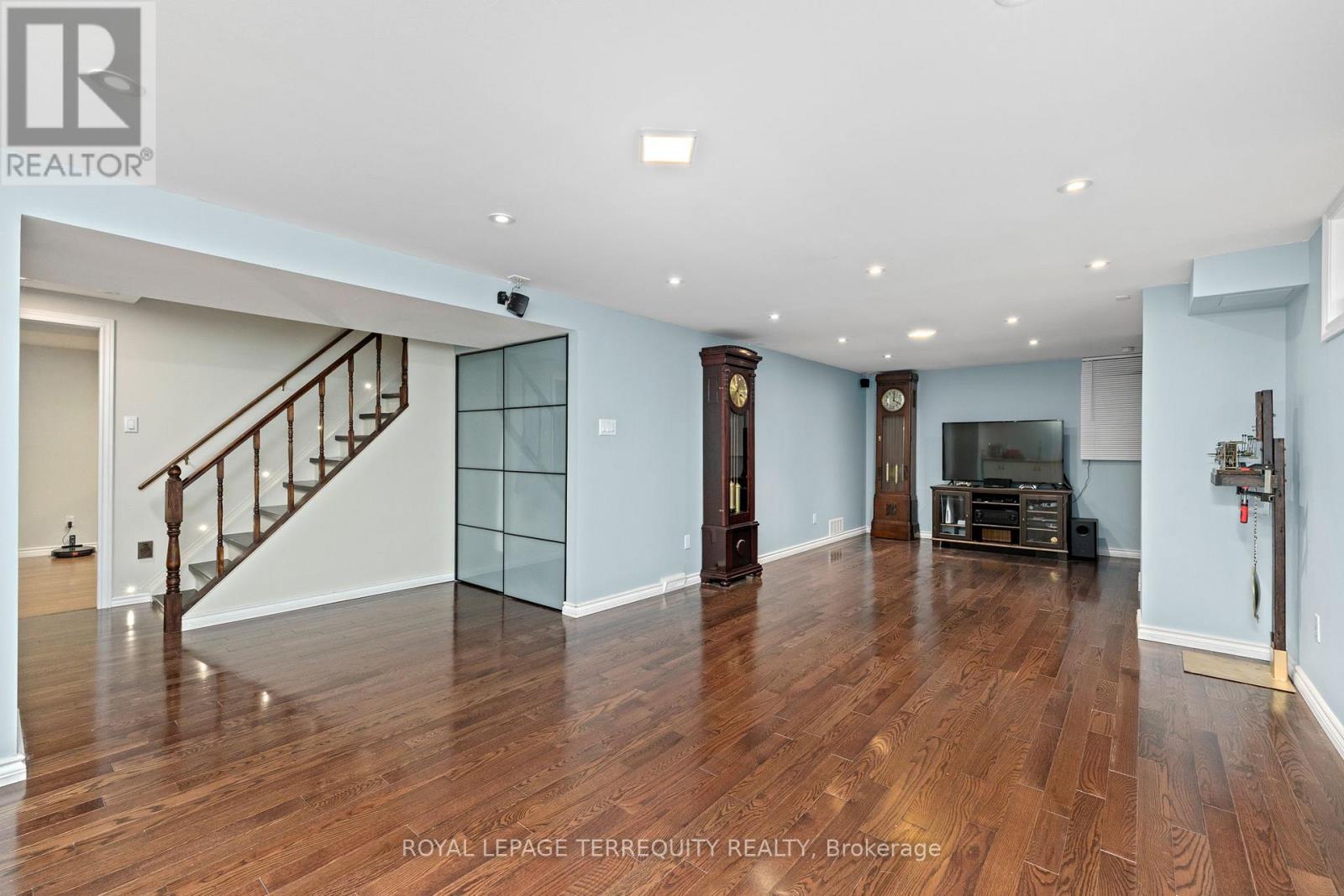 1853 Briarcrook Crescent, Mississauga, Ontario  L4X 1X3 - Photo 32 - W13547654