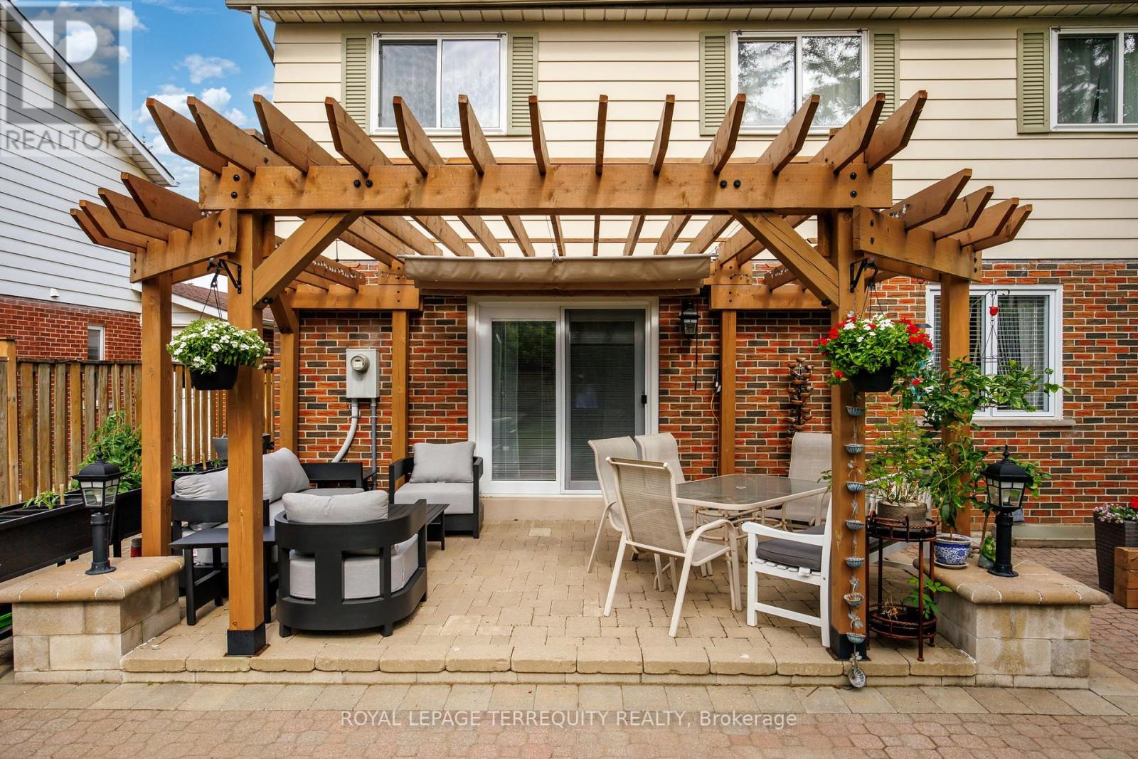 1853 Briarcrook Crescent, Mississauga, Ontario  L4X 1X3 - Photo 39 - W13547654