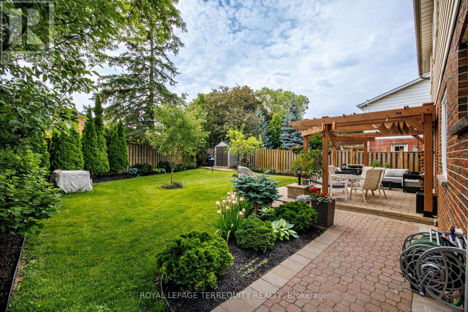 1853 Briarcrook Crescent, Mississauga, Ontario  L4X 1X3 - Photo 43 - W13547654