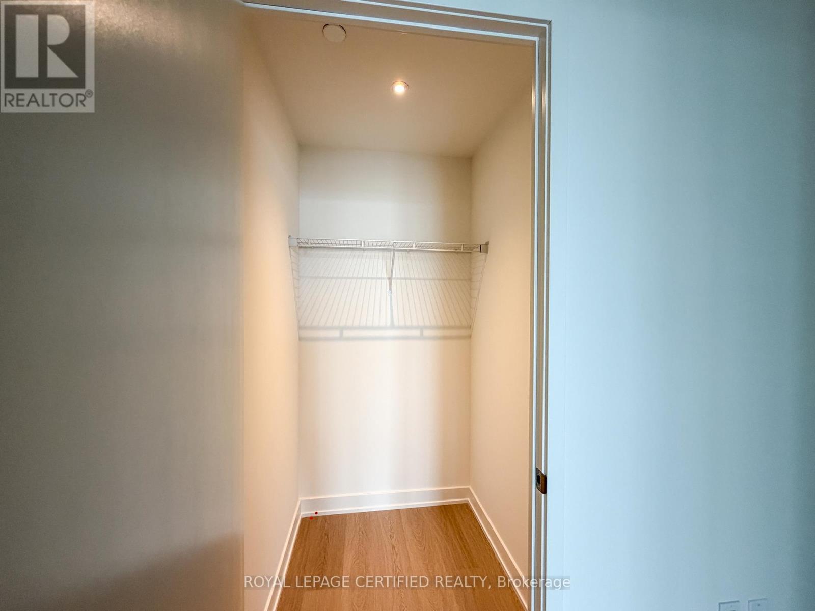 6407 - 448 Burnhamthorpe Rd W, Mississauga, Ontario L5B 0R4 - Photo 10 - W13547658