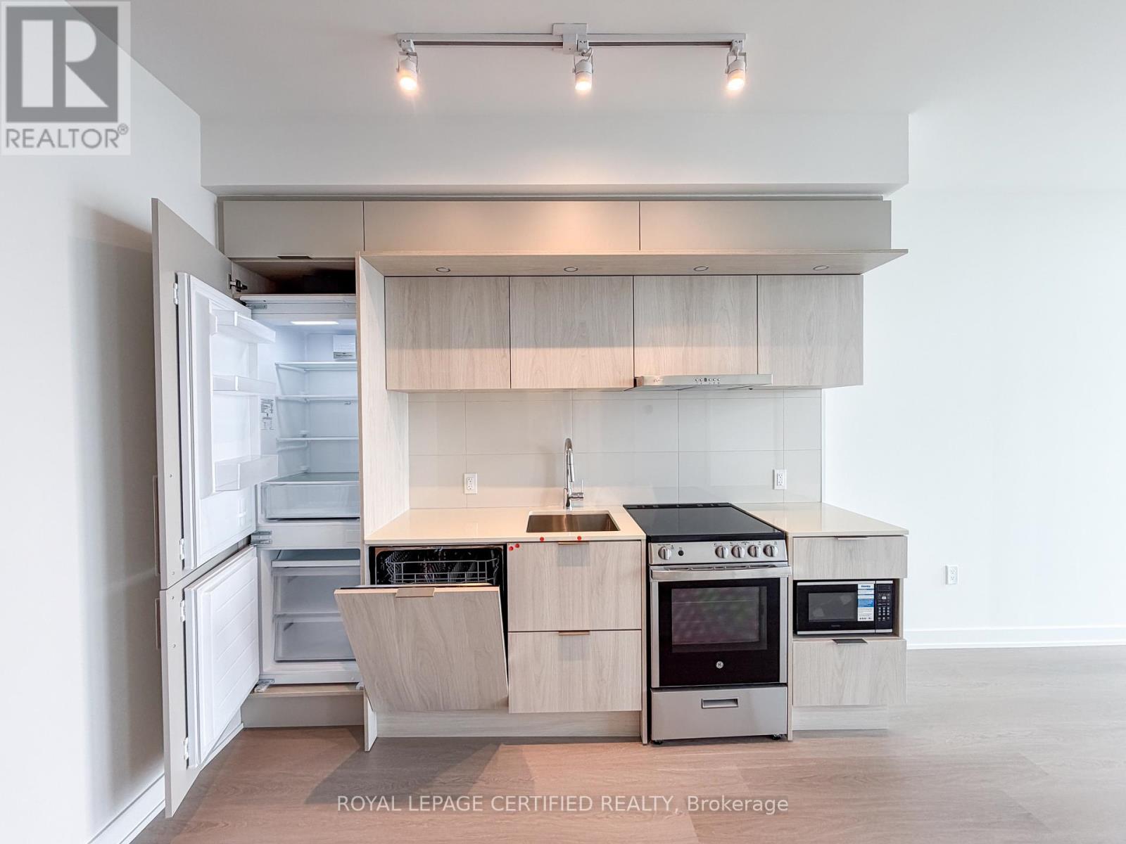 6407 - 448 Burnhamthorpe Rd W, Mississauga, Ontario L5B 0R4 - Photo 15 - W13547658