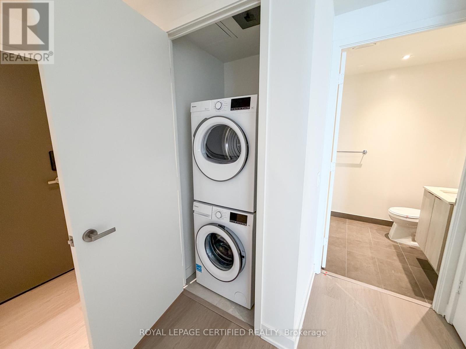 6407 - 448 Burnhamthorpe Rd W, Mississauga, Ontario L5B 0R4 - Photo 21 - W13547658