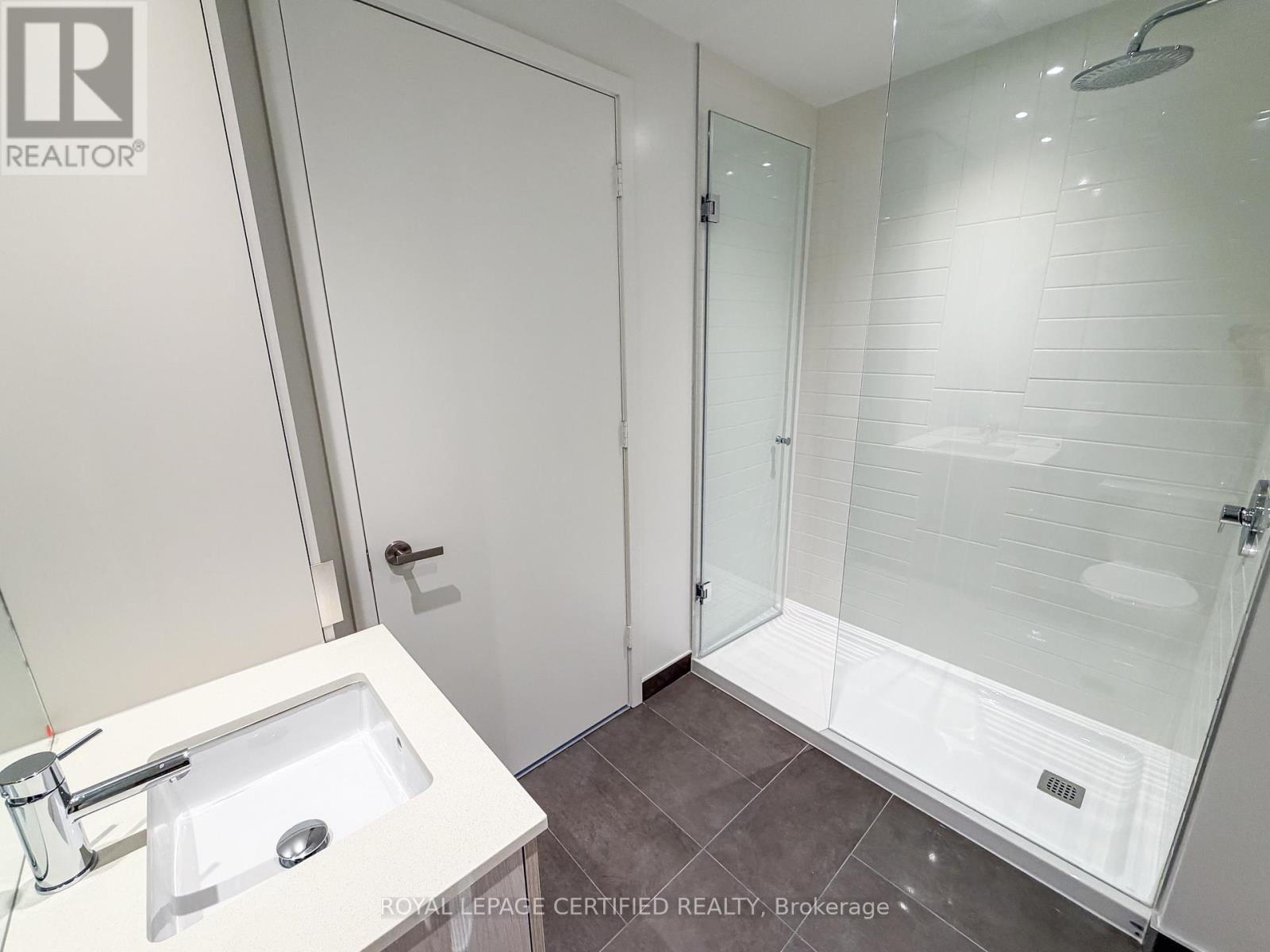 6407 - 448 Burnhamthorpe Rd W, Mississauga, Ontario L5B 0R4 - Photo 5 - W13547658