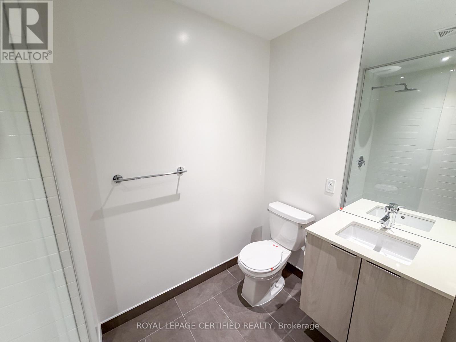 6407 - 448 Burnhamthorpe Rd W, Mississauga, Ontario L5B 0R4 - Photo 6 - W13547658