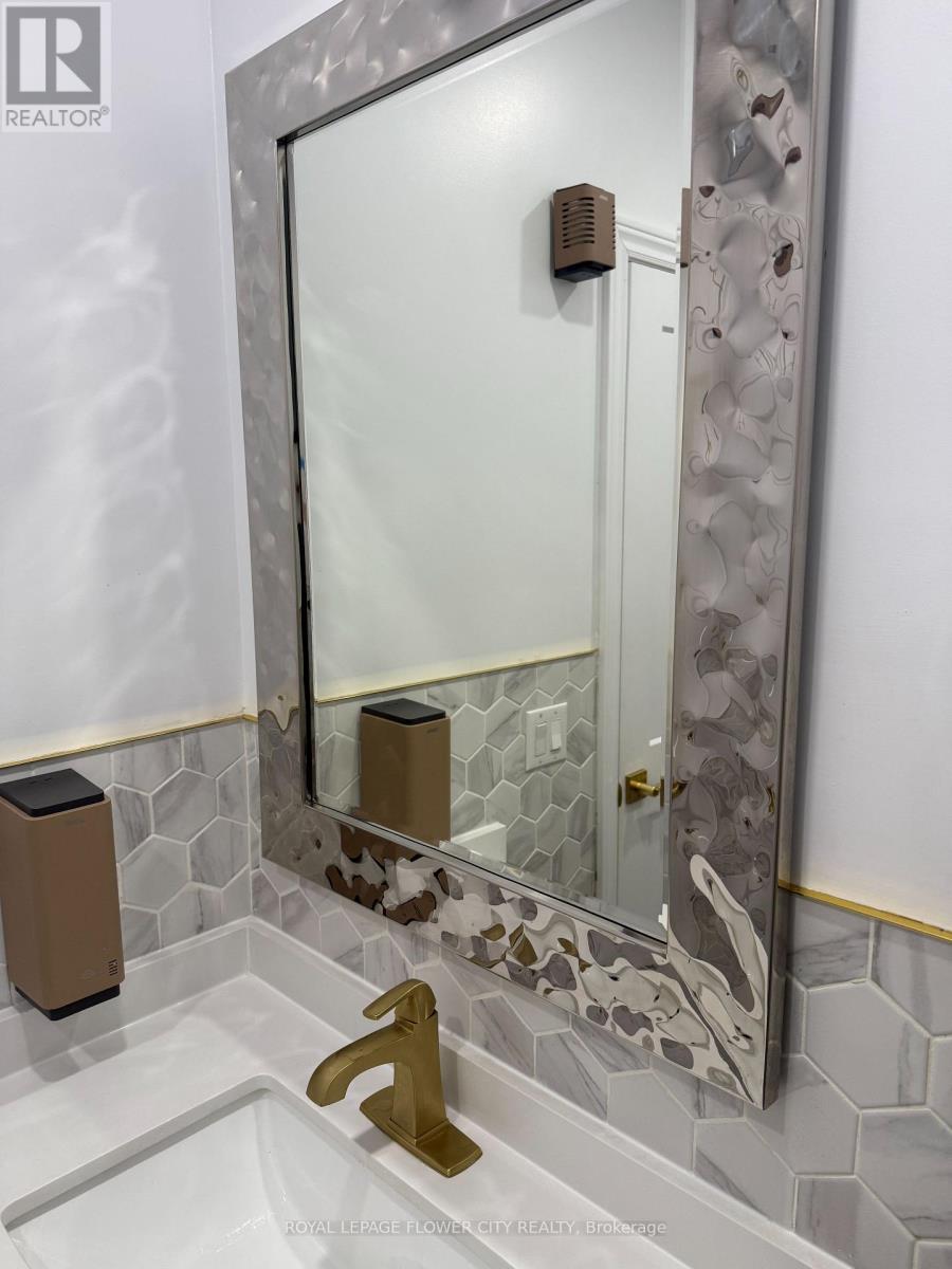 2131 Williams Parkway, Brampton, Ontario  L6S 5Z4 - Photo 15 - W13547662
