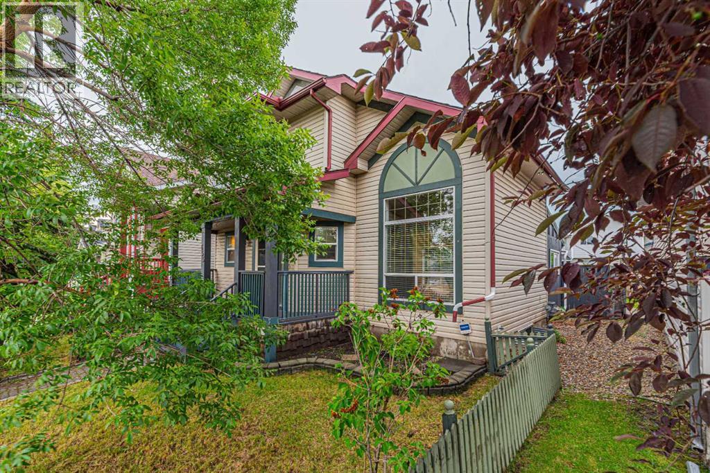 655 Erin Woods Drive SE, Calgary, Alberta  T2B 3L1 - Photo 6 - A2326818