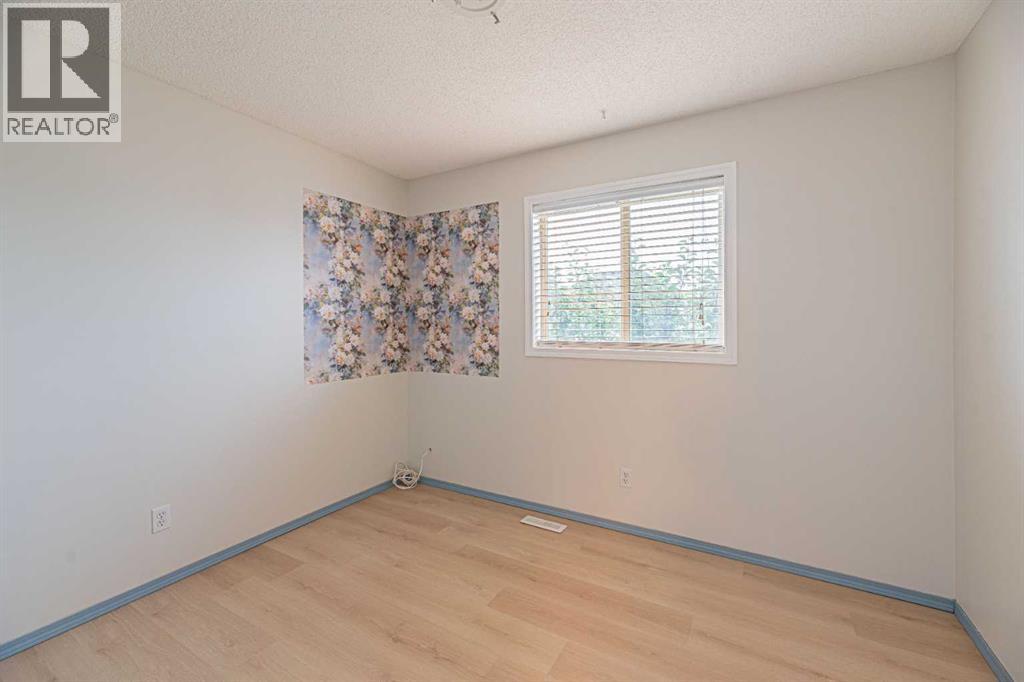 655 Erin Woods Drive SE, Calgary, Alberta  T2B 3L1 - Photo 28 - A2326818