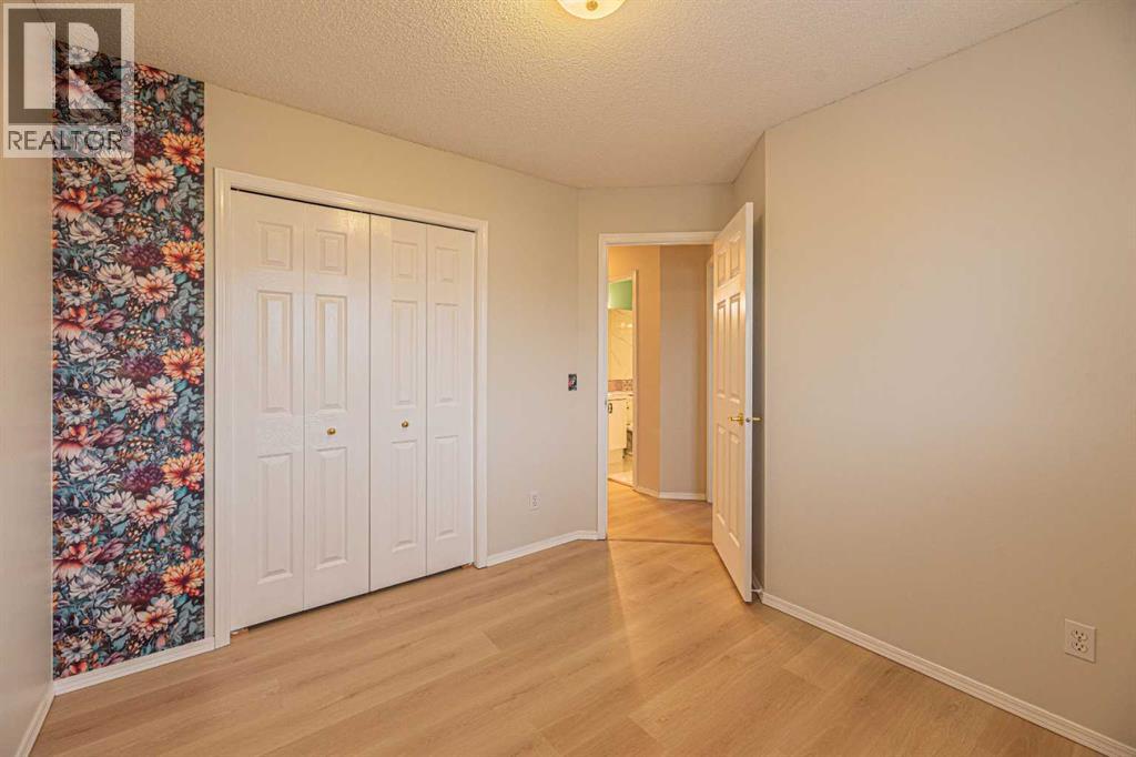 655 Erin Woods Drive SE, Calgary, Alberta  T2B 3L1 - Photo 31 - A2326818