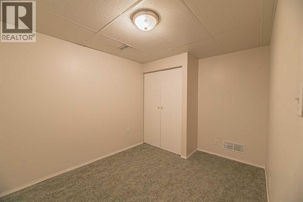 655 Erin Woods Drive SE, Calgary, Alberta  T2B 3L1 - Photo 35 - A2326818