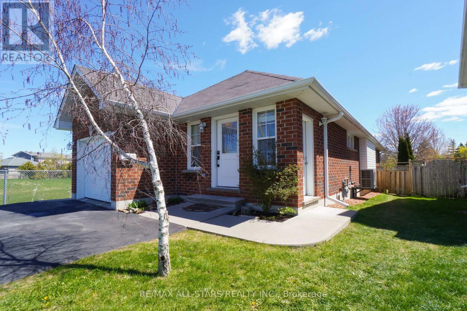 14 Laurent Boulevard, Kawartha Lakes, Ontario  K9V 6G3 - Photo 1 - X13547810