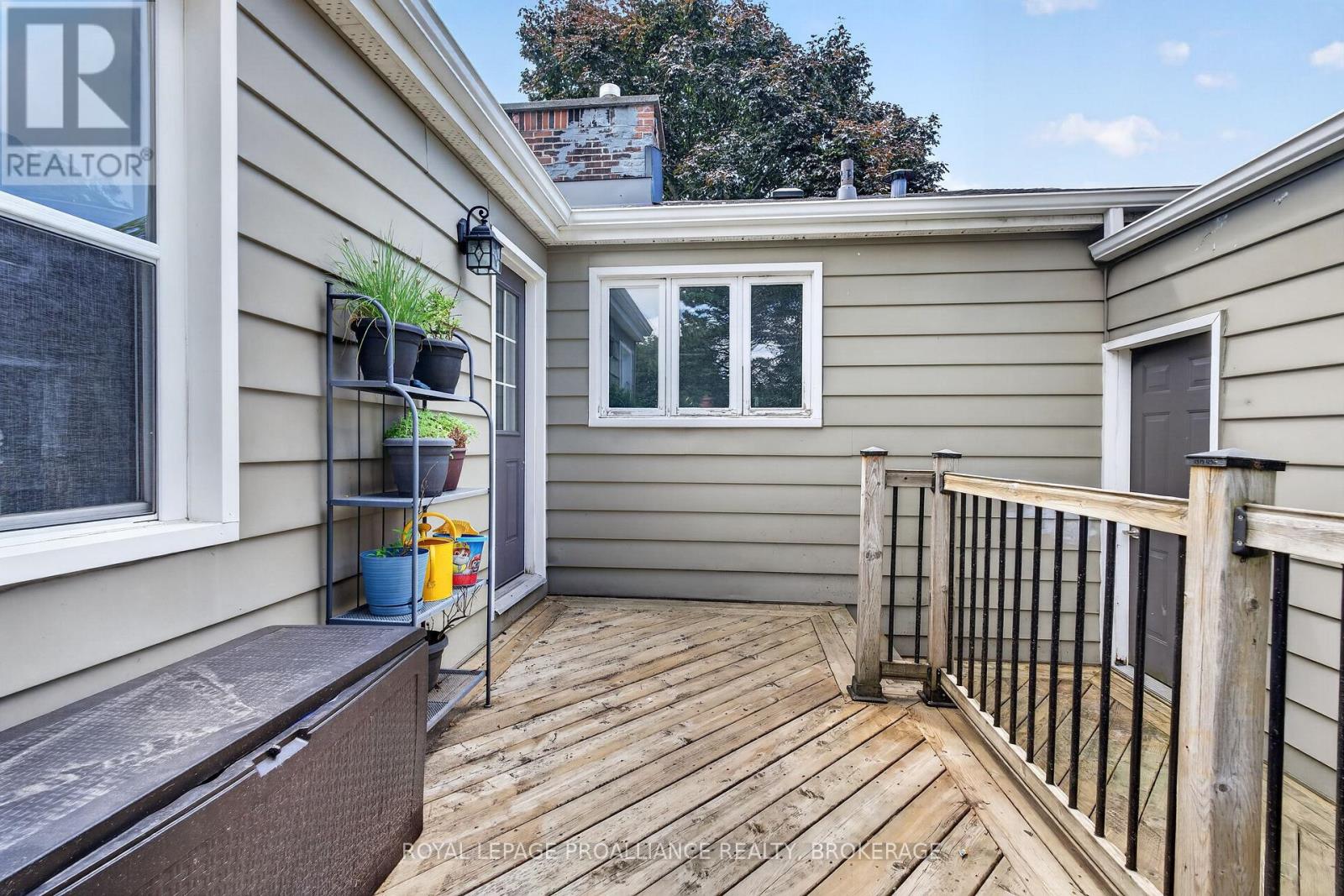 27 Elizabeth Avenue, Kingston, Ontario  K7M 3G9 - Photo 32 - X13548034