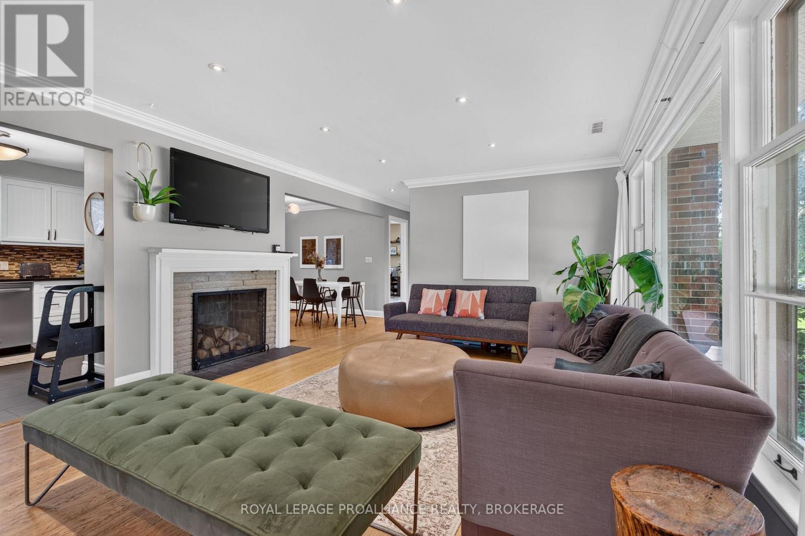 27 Elizabeth Avenue, Kingston, Ontario  K7M 3G9 - Photo 4 - X13548034