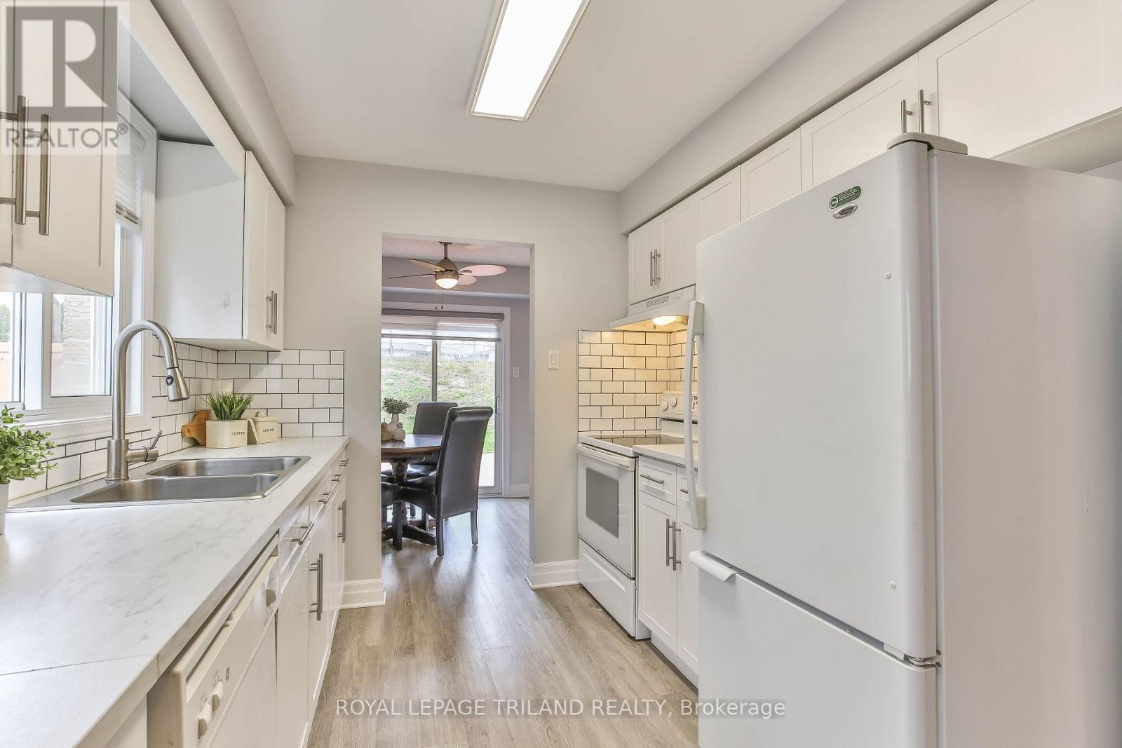 952 Thistledown Way, London North, Ontario  N6G 4Z6 - Photo 11 - X13547956
