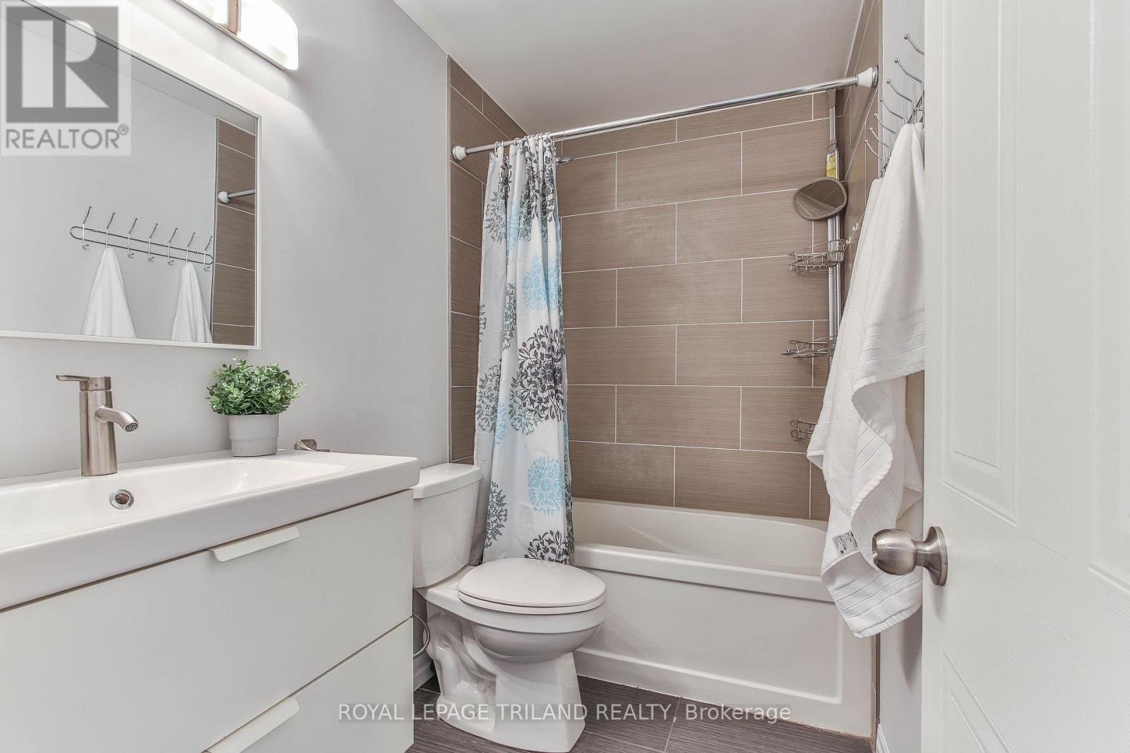 952 Thistledown Way, London North, Ontario  N6G 4Z6 - Photo 30 - X13547956