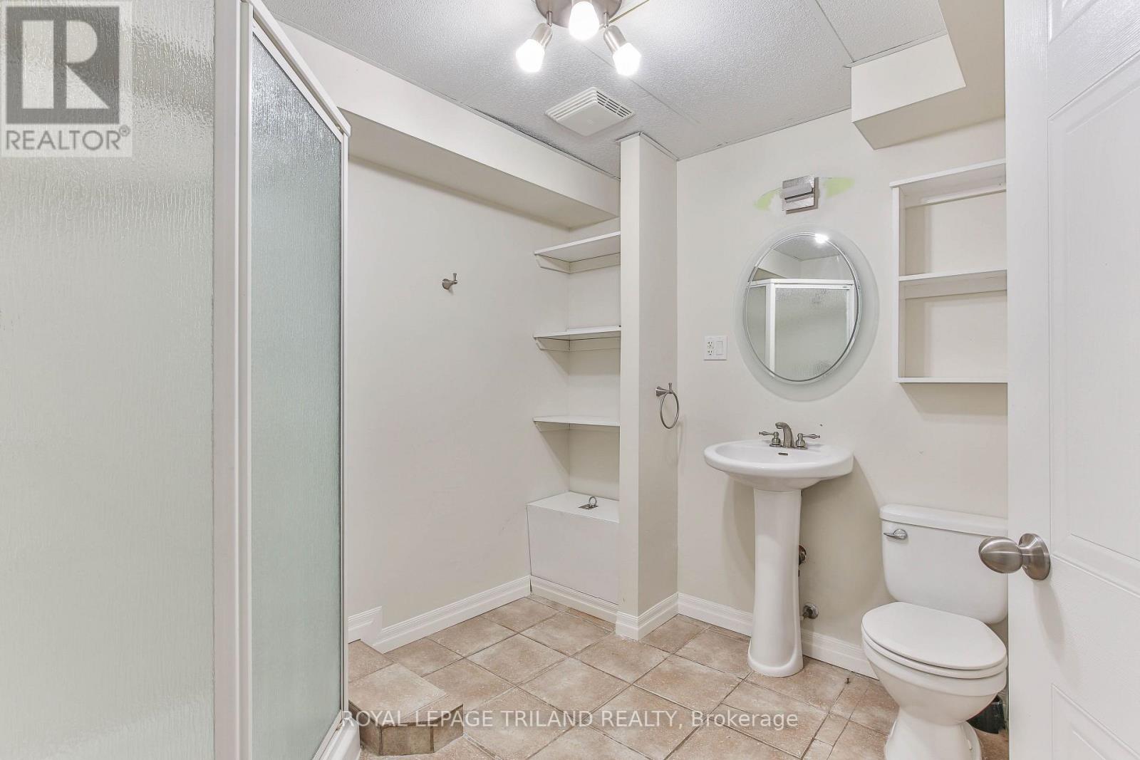 952 Thistledown Way, London North, Ontario  N6G 4Z6 - Photo 37 - X13547956