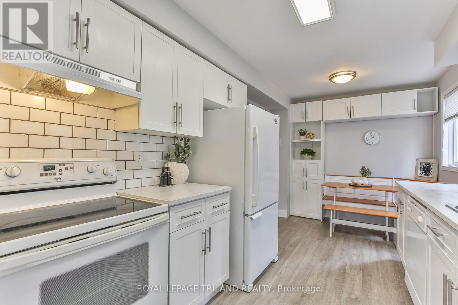 952 Thistledown Way, London North, Ontario  N6G 4Z6 - Photo 8 - X13547956