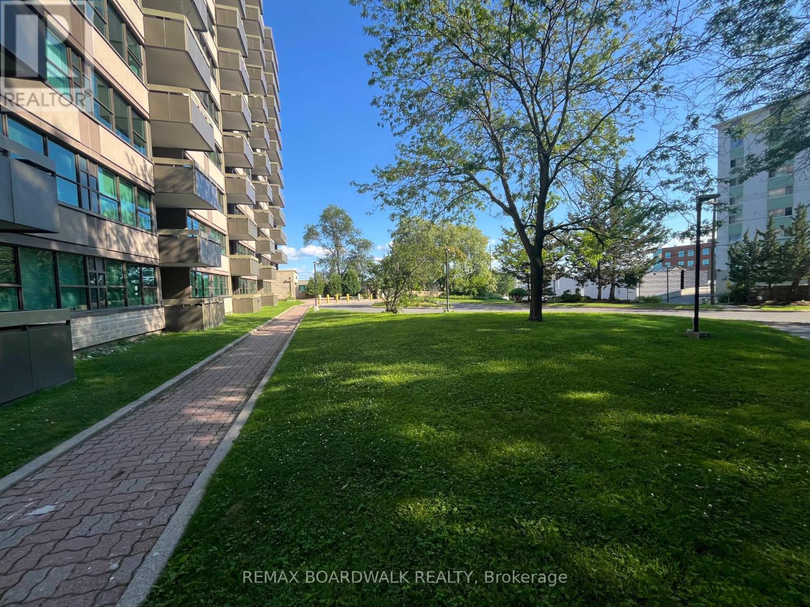 407 - 555 Brittany Drive, Ottawa, Ontario K1K 4C5 - Photo 3 - X13547992