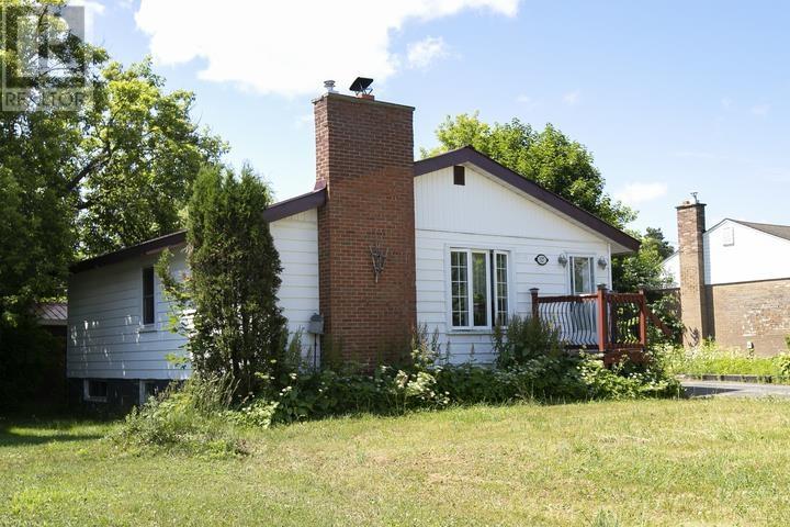 527 Placid Ave, Sault Ste. Marie, Ontario  P6B 3M4 - Photo 3 - SM261808