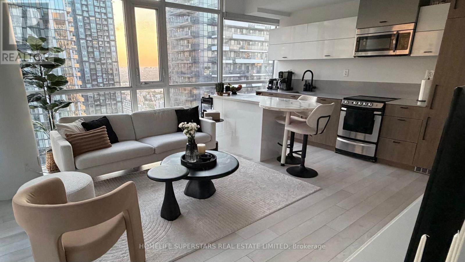 3411 - 290 Adelaide Street W, Toronto, Ontario  M5V 0P3 - Photo 2 - C13547826