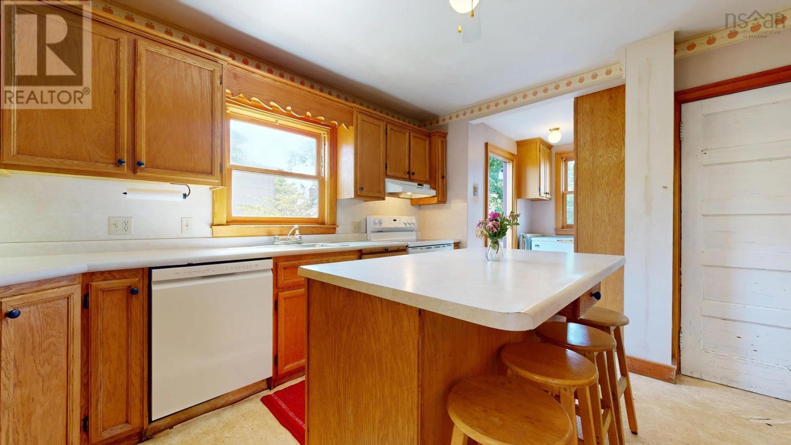 46 Fox Street, Old-Town Lunenburg, Lunenburg, Nova Scotia  B0J 2C0 - Photo 22 - 202617170