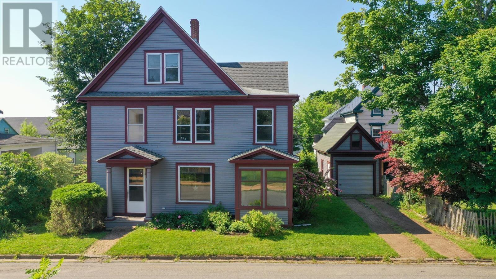 46 Fox Street, Old-Town Lunenburg, Lunenburg, Nova Scotia  B0J 2C0 - Photo 2 - 202617170