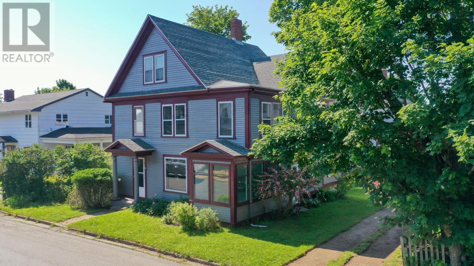 46 Fox Street, Old-Town Lunenburg, Lunenburg, Nova Scotia  B0J 2C0 - Photo 4 - 202617170