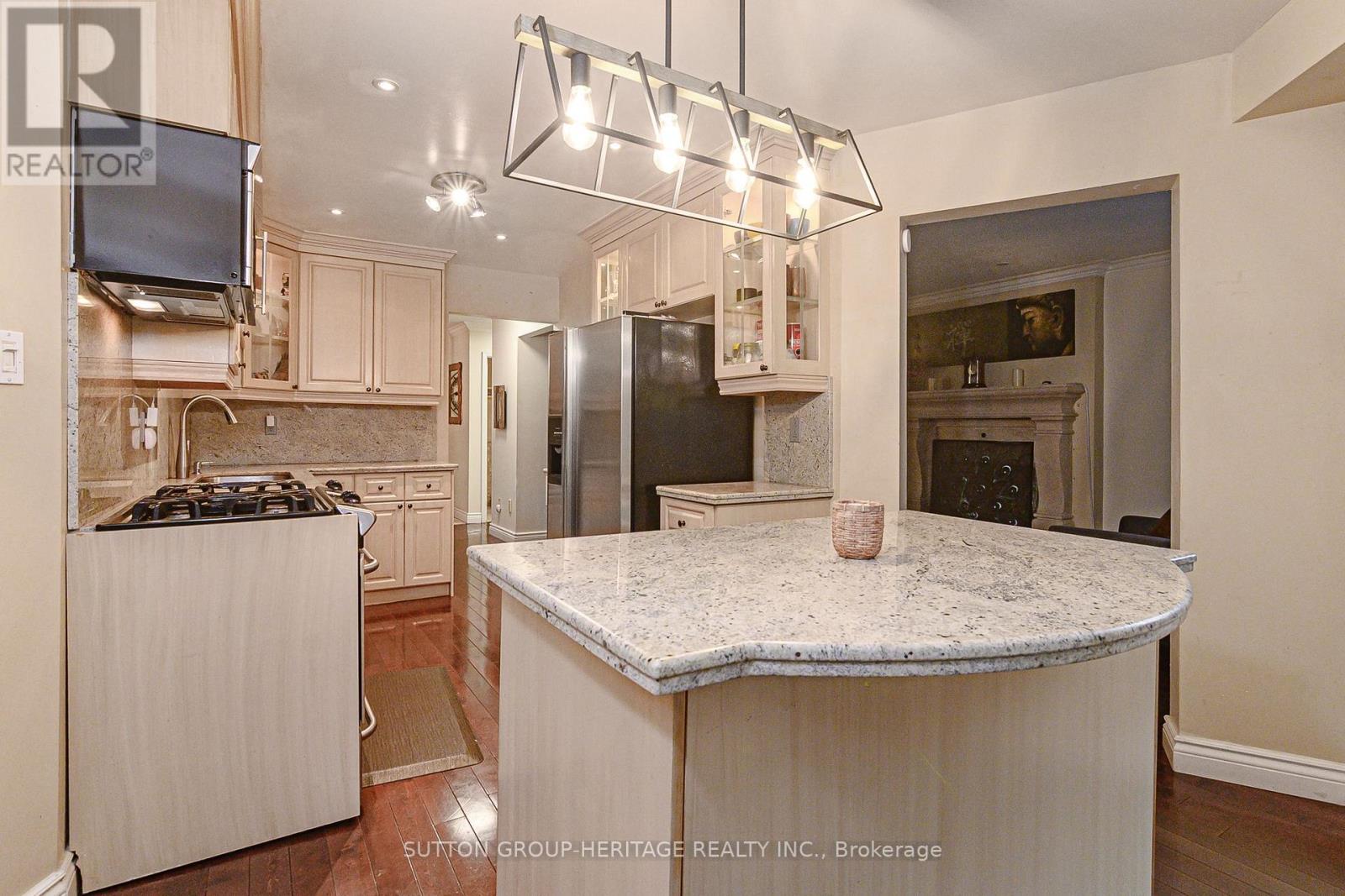209 Bassett Boulevard, Whitby, Ontario  L1R 1S4 - Photo 13 - E13547698
