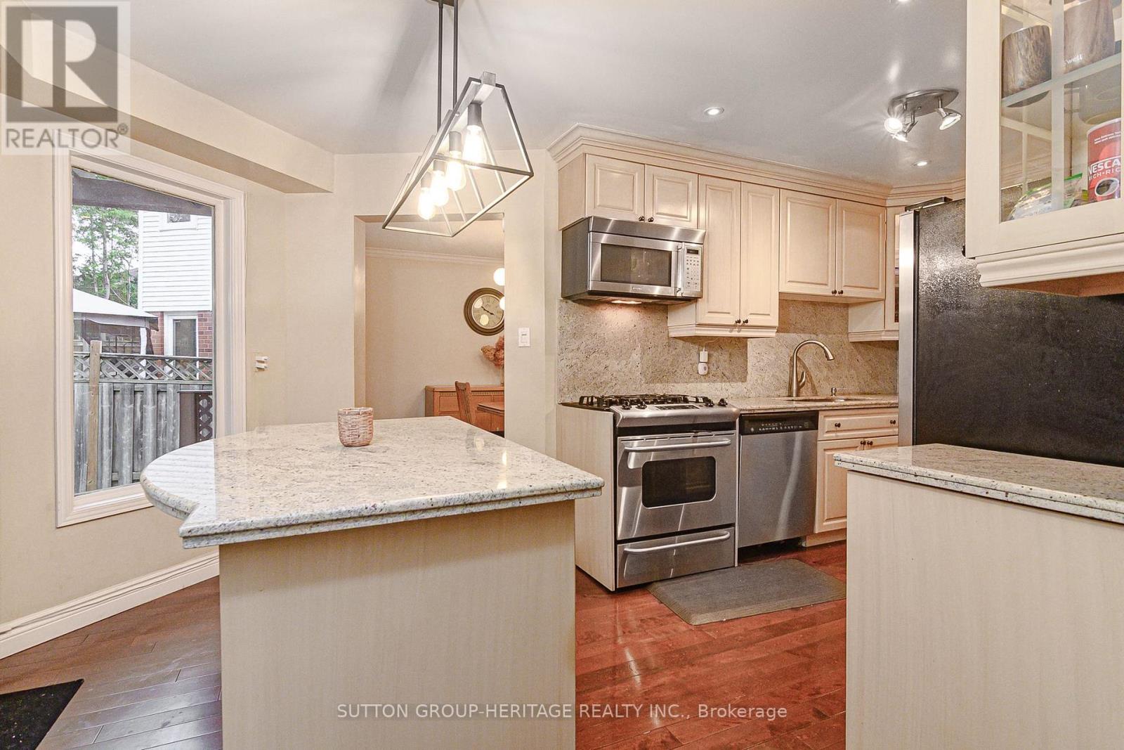 209 Bassett Boulevard, Whitby, Ontario  L1R 1S4 - Photo 14 - E13547698