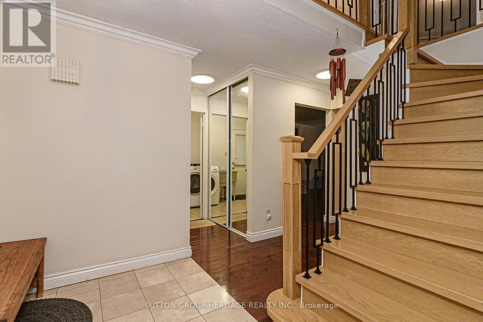 209 Bassett Boulevard, Whitby, Ontario  L1R 1S4 - Photo 3 - E13547698