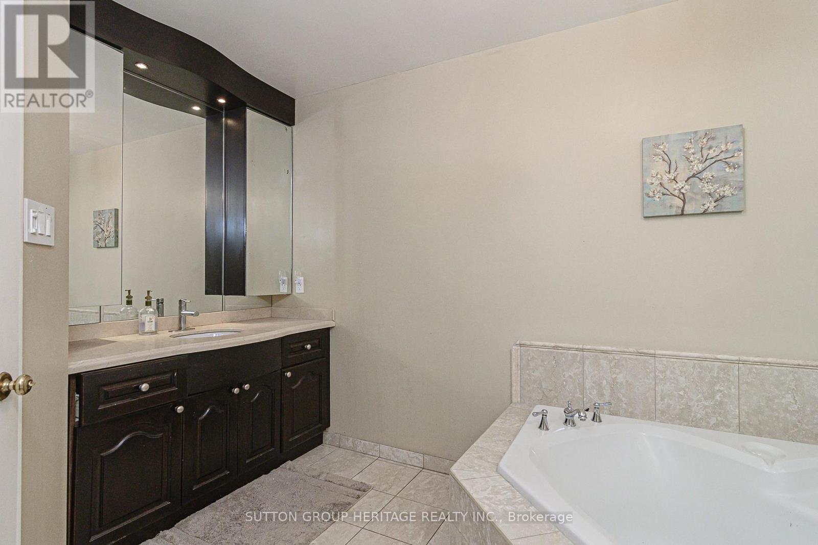 209 Bassett Boulevard, Whitby, Ontario  L1R 1S4 - Photo 31 - E13547698