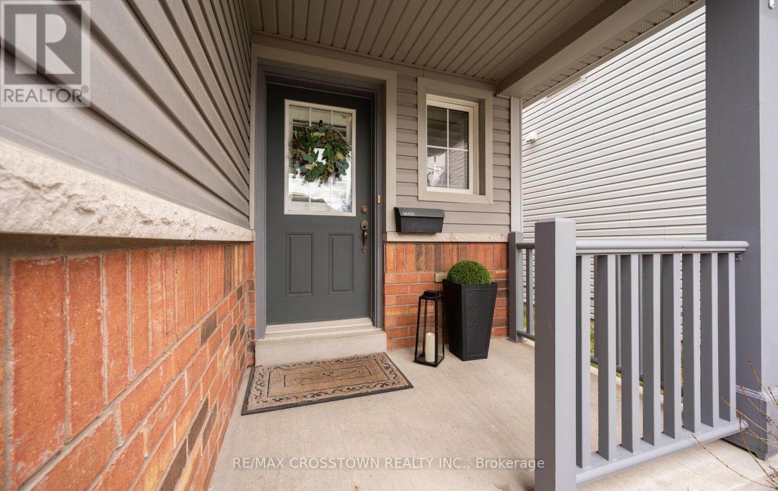 8 Aldonschool Court, Ajax, Ontario  L1S 0C5 - Photo 4 - E13547820