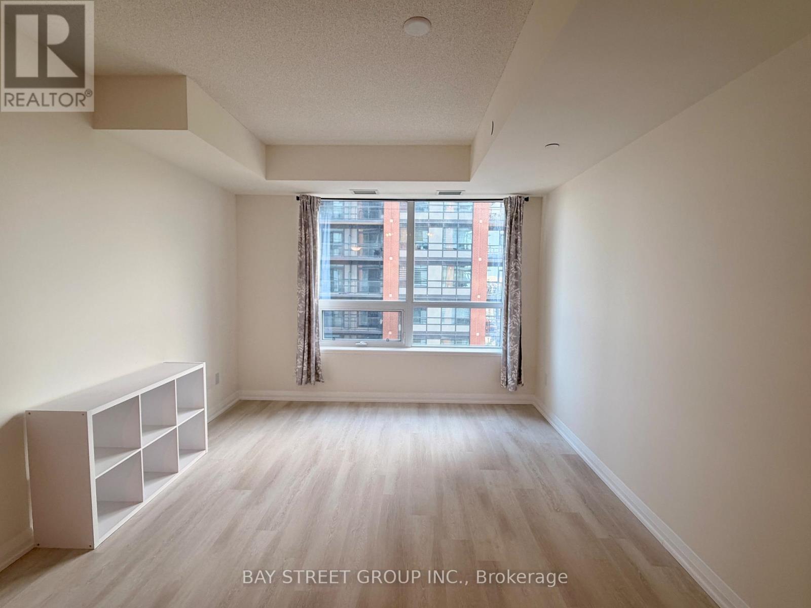 1926 - 3270 Sheppard Avenue E, Toronto, Ontario  M1T 0B3 - Photo 3 - E13547862
