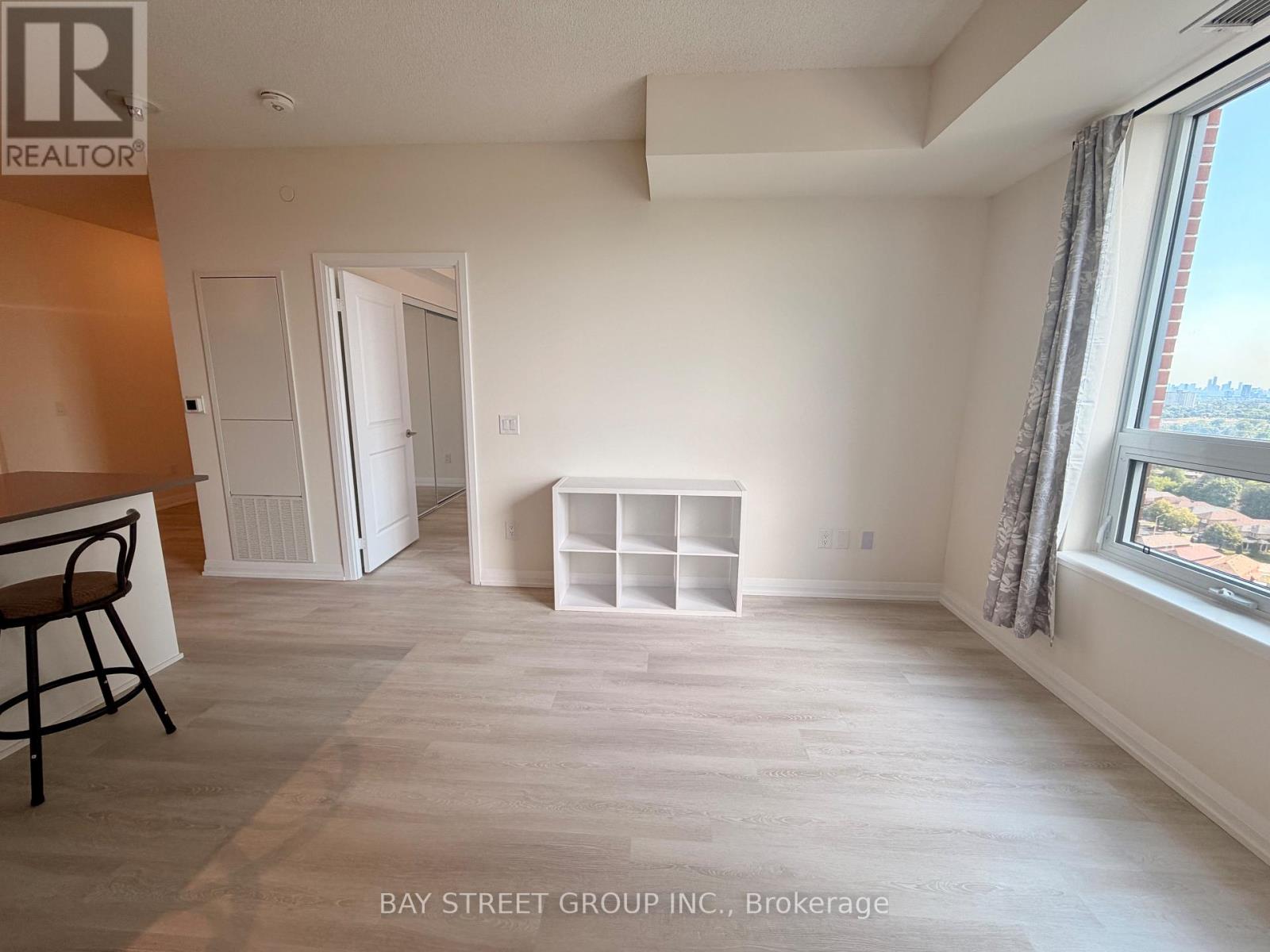 1926 - 3270 Sheppard Avenue E, Toronto, Ontario  M1T 0B3 - Photo 4 - E13547862