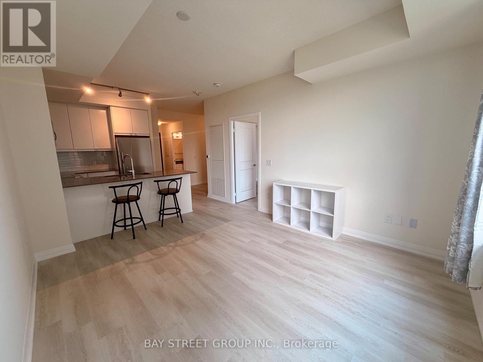 1926 - 3270 Sheppard Avenue E, Toronto, Ontario  M1T 0B3 - Photo 5 - E13547862
